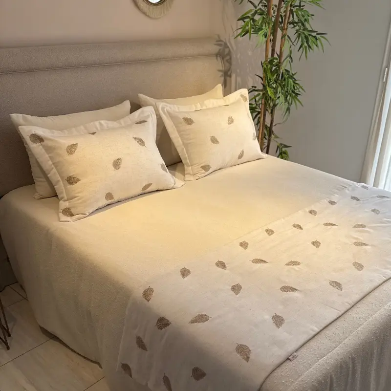 Couvre lit feuille dorées – Image 5