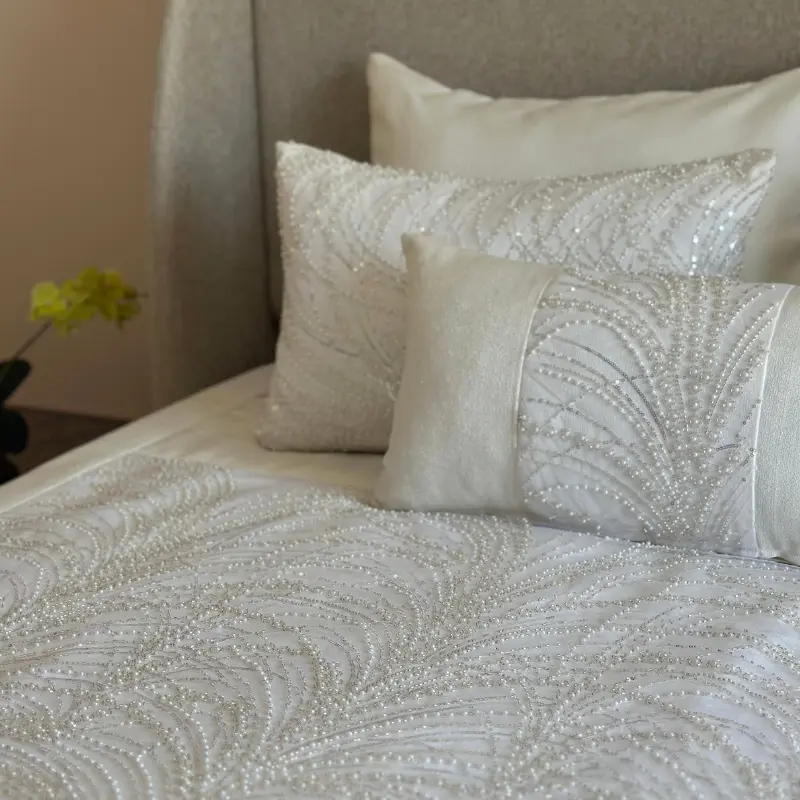 Couvre lit Achek  avec 5 taies – Motif beige – Image 3