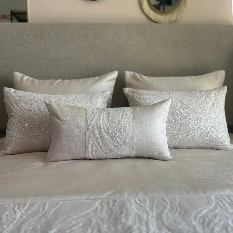 Couvre lit Achek avec 5 taies – Motif blanc – Image 4