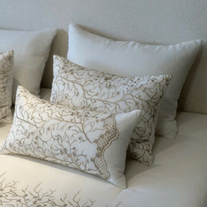 Couvre-lit de noce Randa 7 pièces – Literie élégante beige et marron avec taies et coussin décoratif