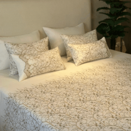 Couvre-lit de noce Randa 7 pièces – Literie élégante beige et marron avec taies et coussin décoratif