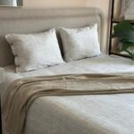 Housse de couette pratique 260x240 cm avec boutons bois – gris ou beige – Assia Home